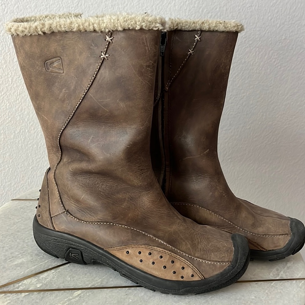 Keen leather brows boots. Size 6.5
